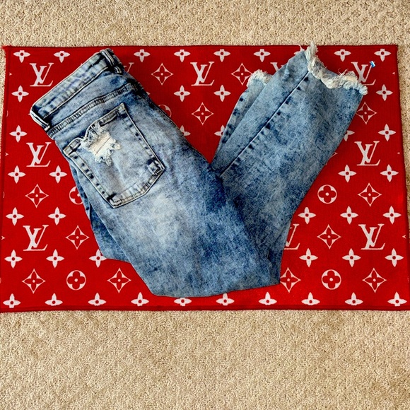 Ladies Jeans (Frayed) - Picture 2 of 2